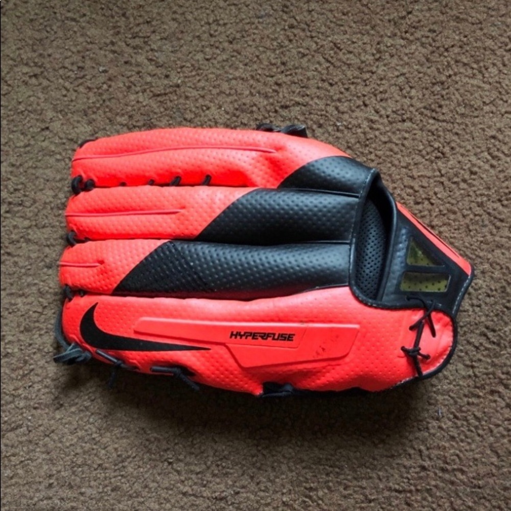 Baseball glove